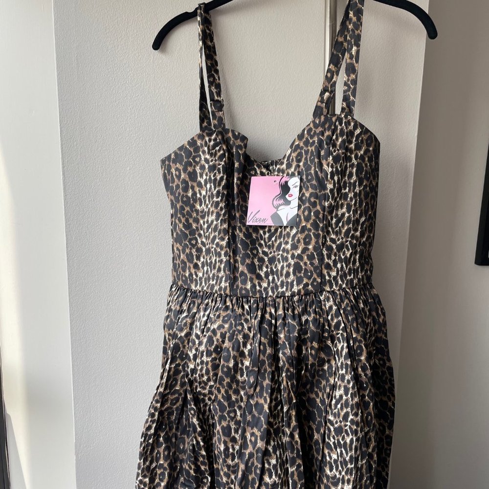 NWT! L Vixen Leopard Sweetheart swing